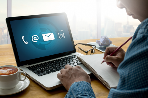 Online pazar yerlerindeki mağazaların kişisel verilerin korunması ile ilgili yükümlülükleri var mı?